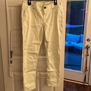 Pale, neon-yellow Maurices Jegging, L-R